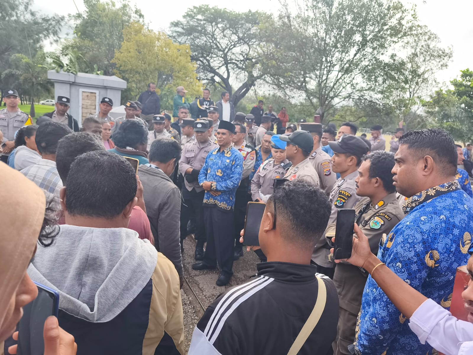 Usut Tuntas "Mafia Kuota Sapi": AGAPE Geruduk Kantor Bupati dan DPRD TTS