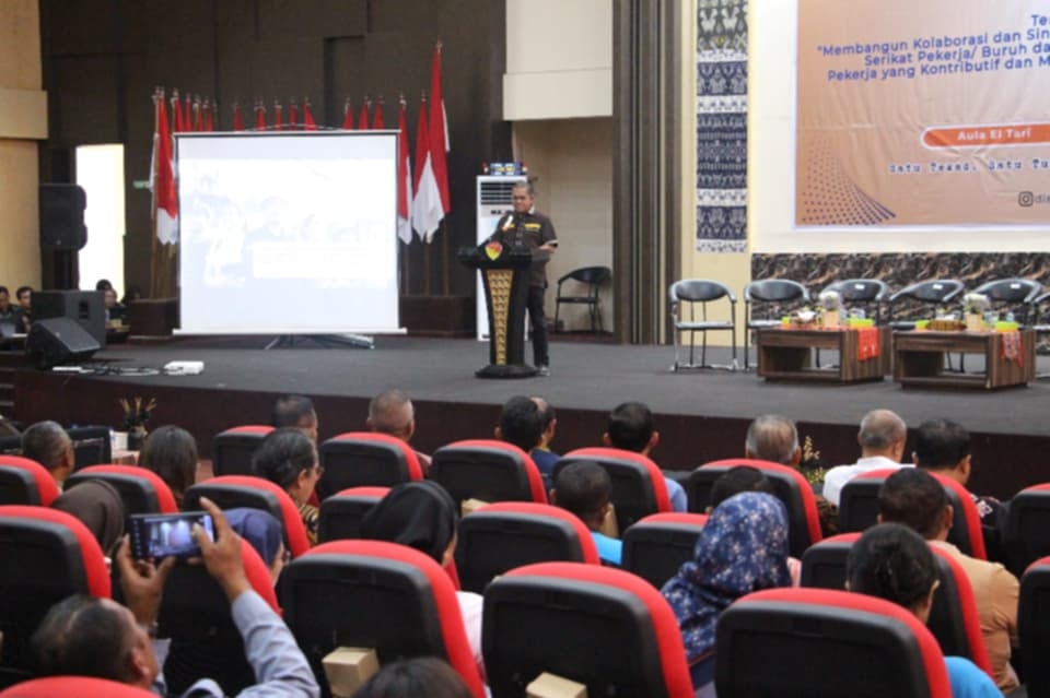 Peringati May Day 2026, Gubernur NTT Tekankan Sinergi Pemerintah, Pengusaha, dan Buruh