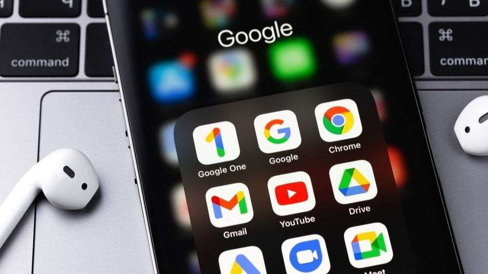 Google "Mata-Matai" Anda? Intip Gurita Data yang Mereka Pegang dan Cara Menghentikannya!