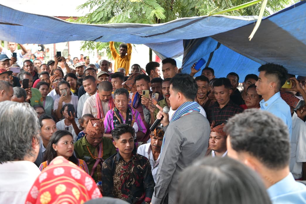 Kunjungi Amfoang, Wapres Gibran Janji Koordinasikan Perbaikan Jembatan Rusak