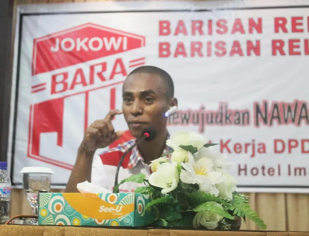 Eks Relawan Jokowi di NTT: Jokowi, Stop Pencitraan, Rakyat Lagi Susah